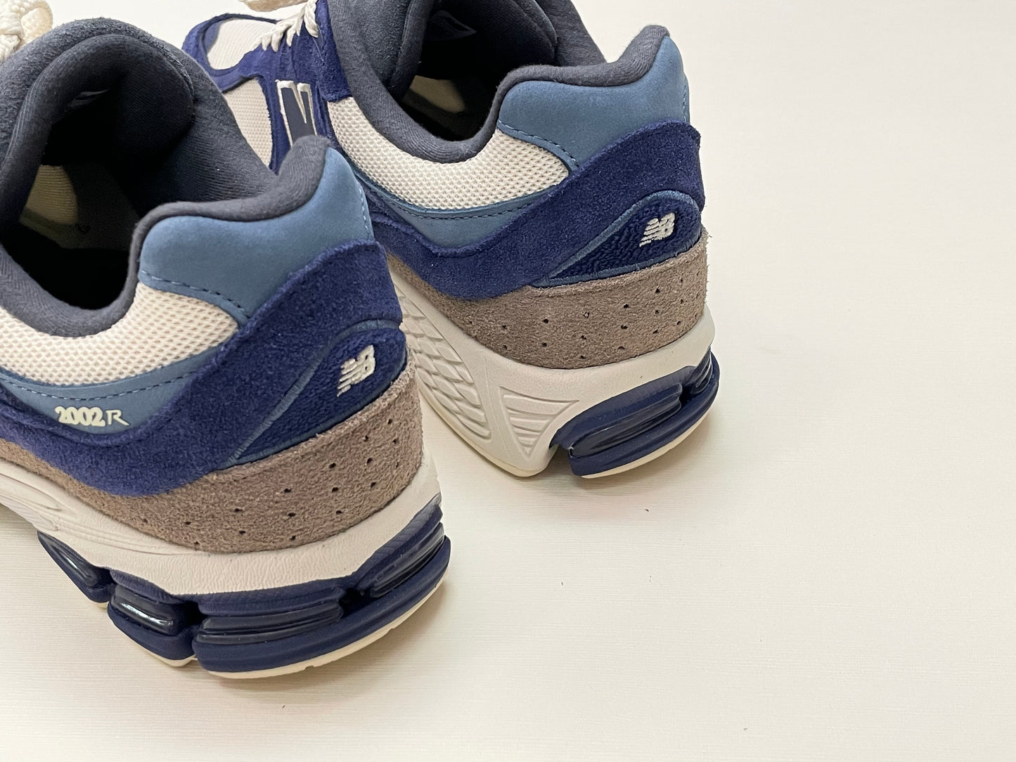 New Balance M2002RG