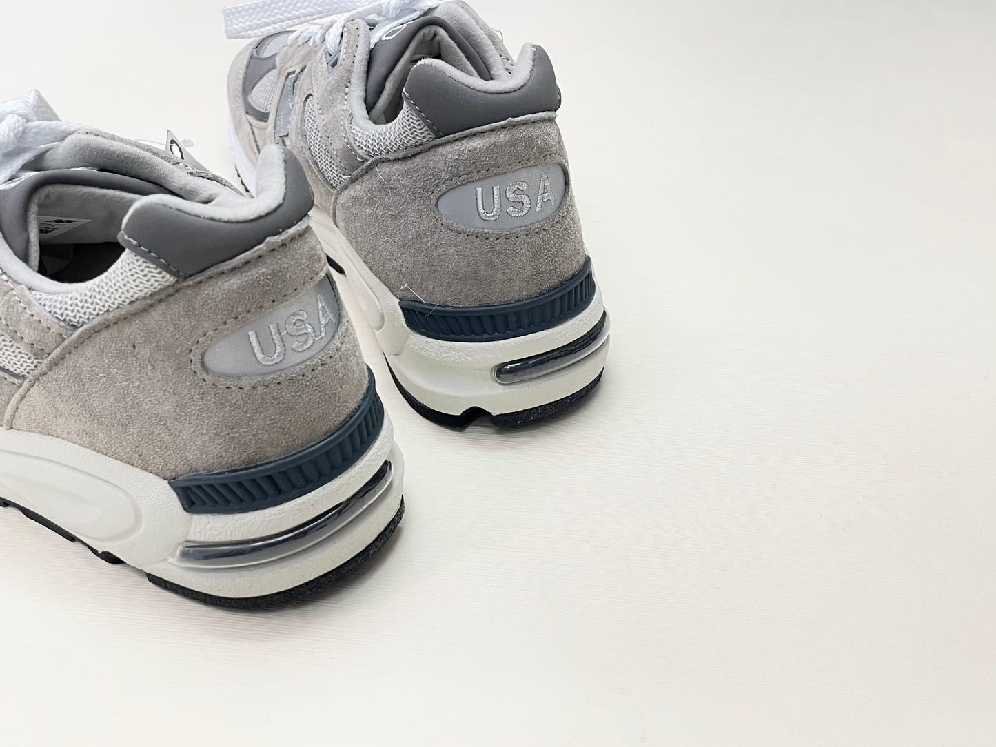 New Balance M990GY2