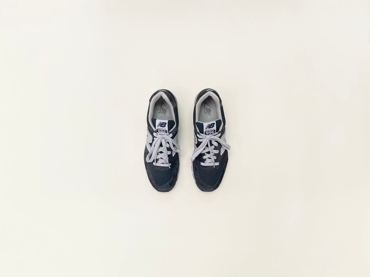 New Balance M996NAV