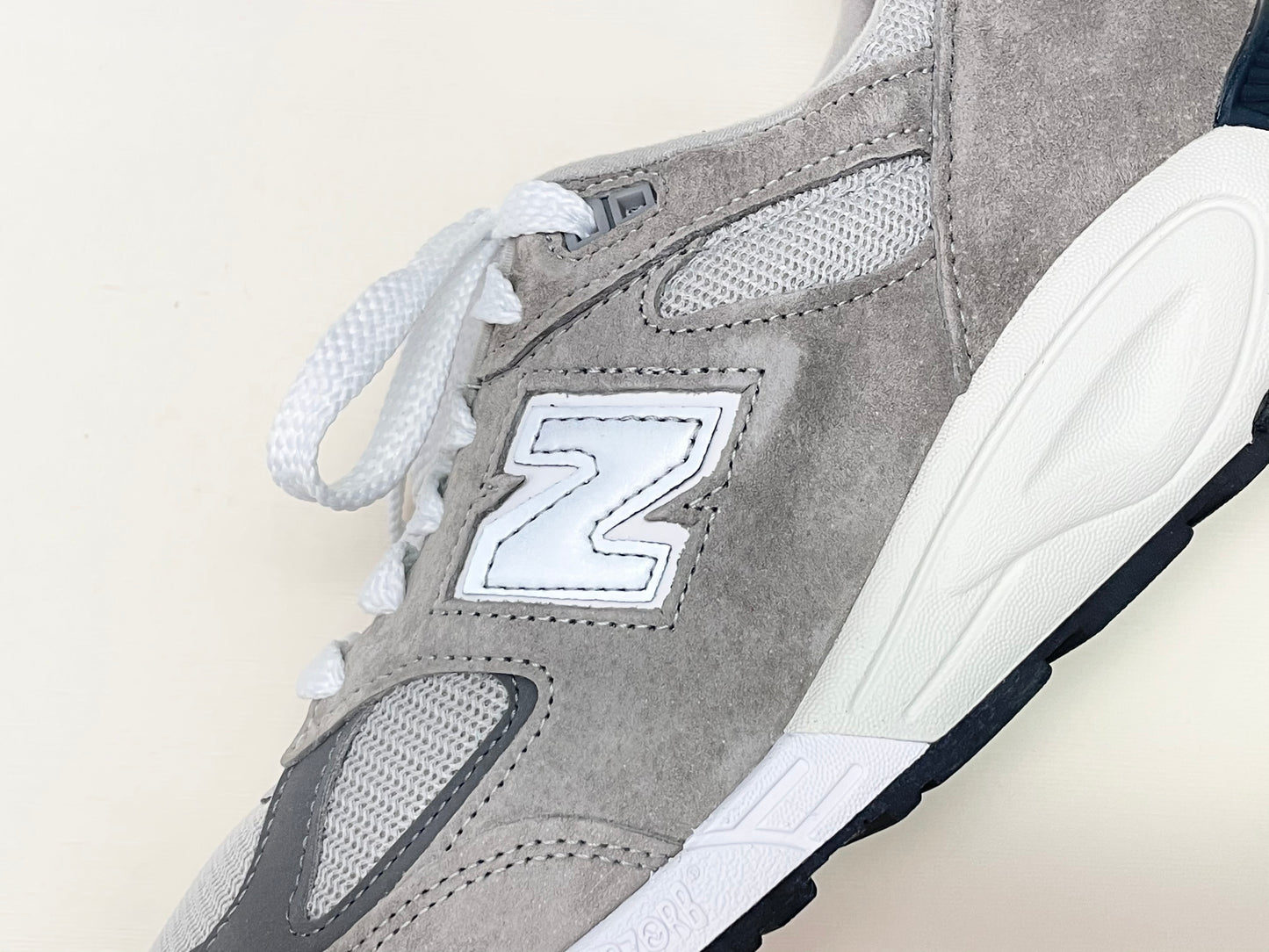 New Balance M990GY2