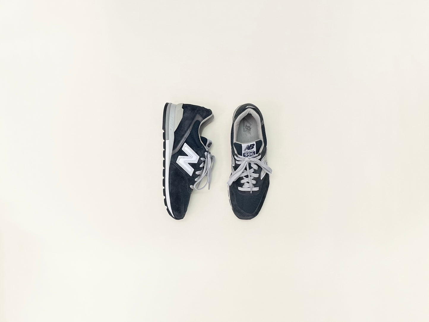 New Balance M996NAV
