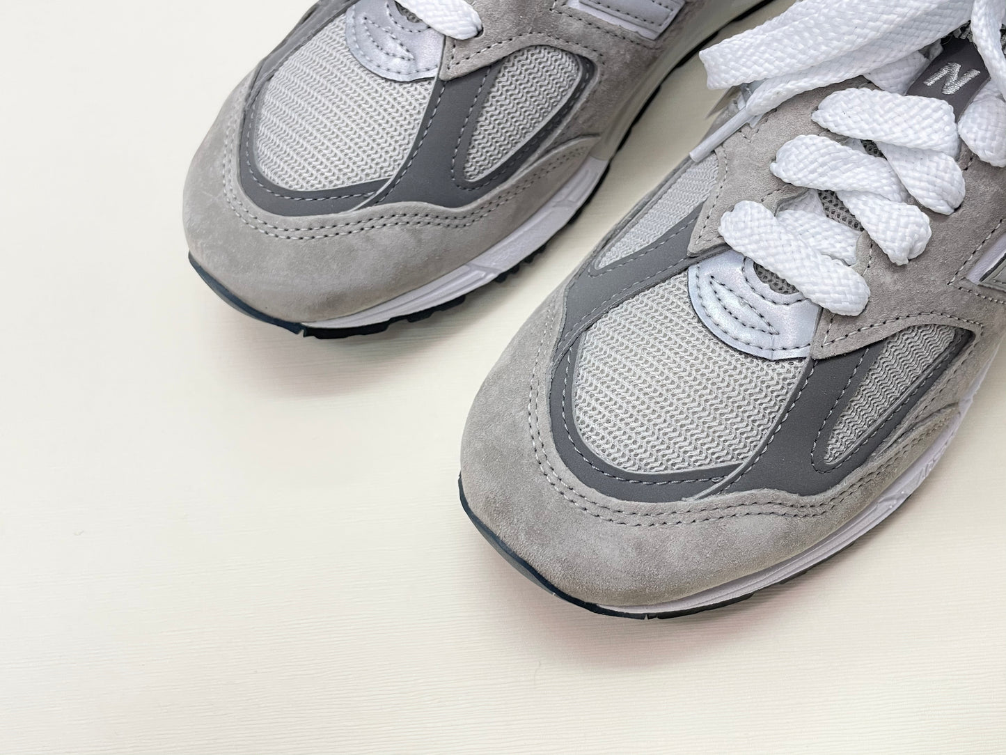 New Balance M990GY2